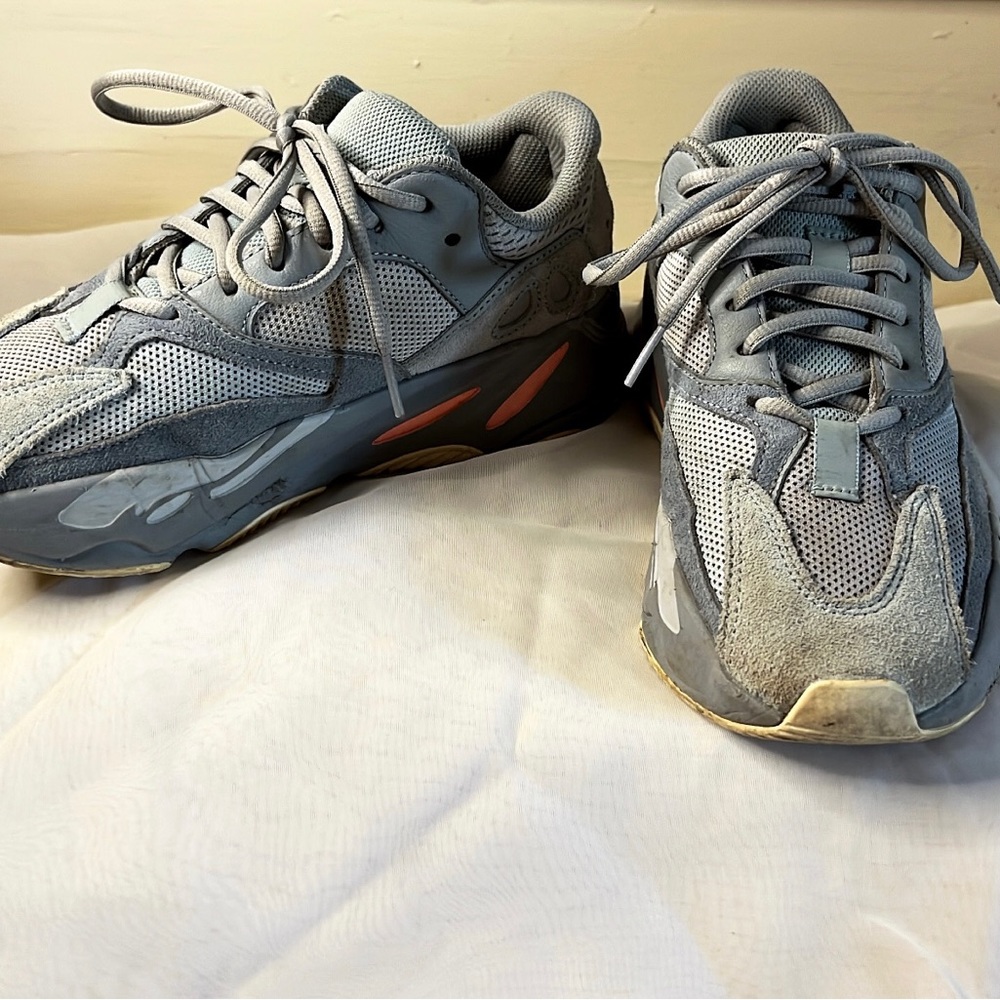 Yeezy boost 700 Inertia - Size 6 - A little scuffed